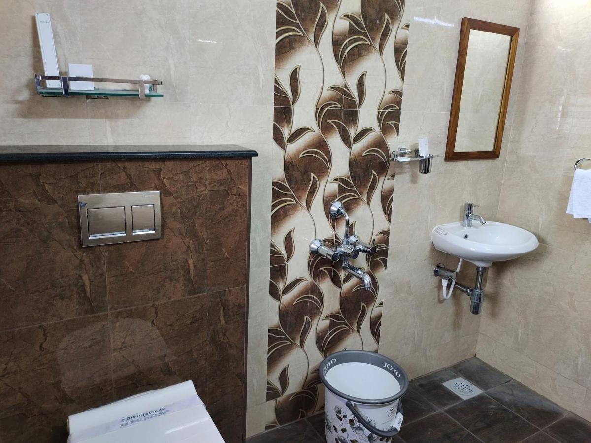 Hotel John Towers Tirunelveli Esterno foto