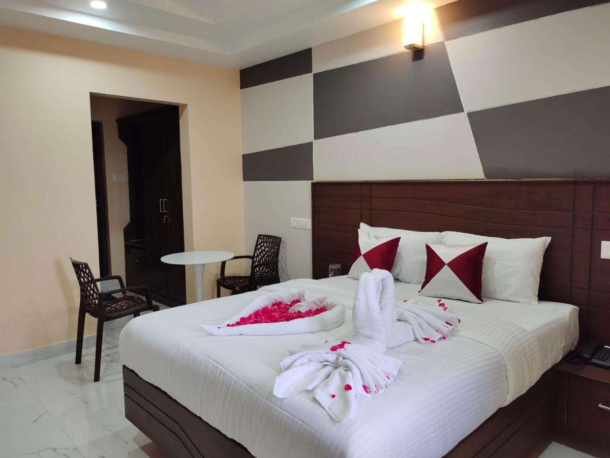 Hotel John Towers Tirunelveli Esterno foto