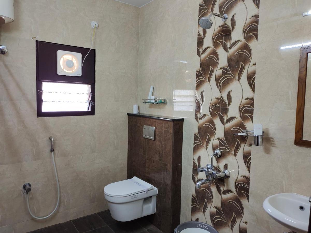 Hotel John Towers Tirunelveli Esterno foto